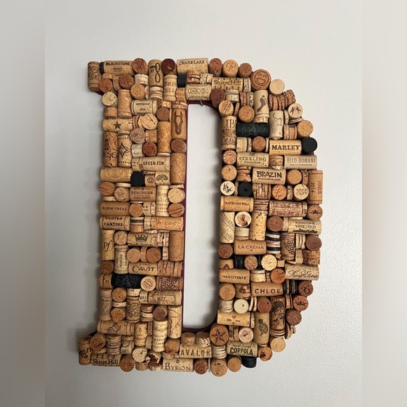 Homemade wine cork letter “D” - Picture 6 of 10